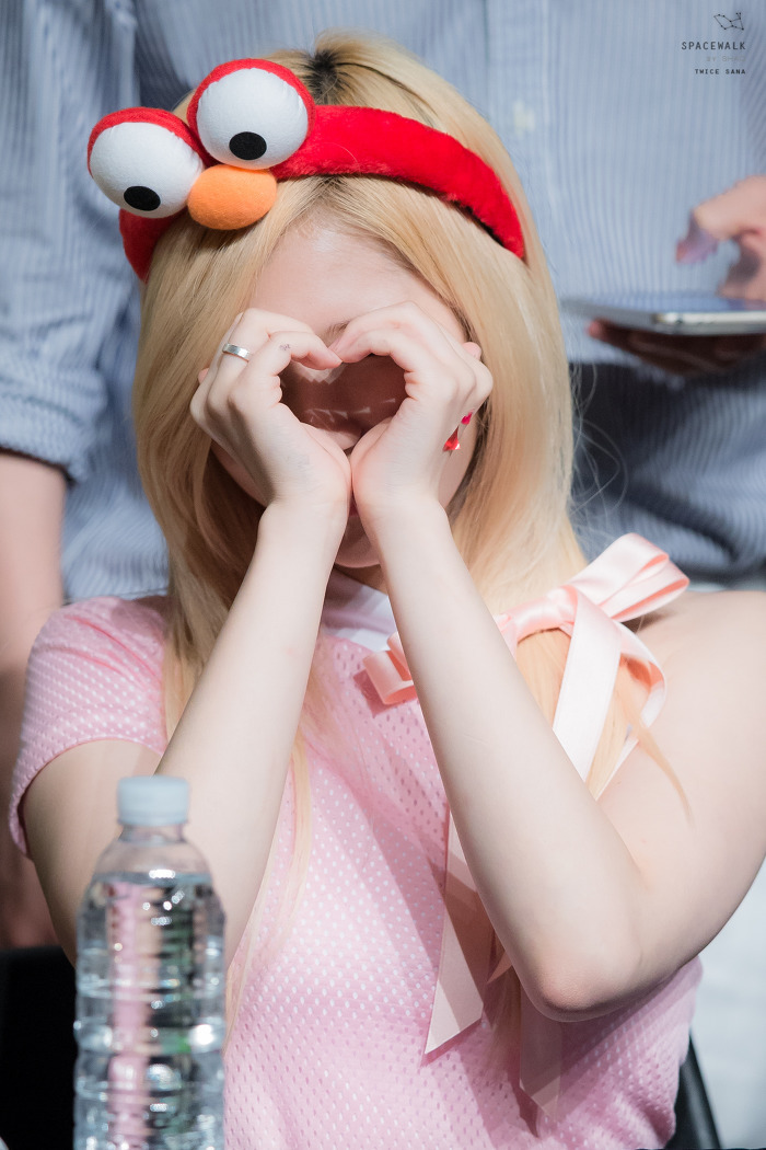 취향 저격하는 사나 | 인스티즈