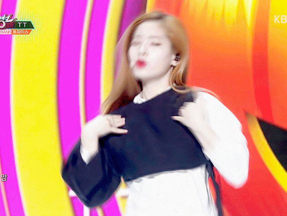 [트와이스] 어제 뮤뱅에서 제대로 삐진 다현이 | 인스티즈