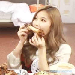 가만히 있어도 알아서 억울해지는 사나.gif | 인스티즈
