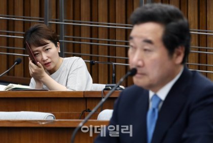 ??? : 총리님 대답 잘하고 계셔!!! | 인스티즈