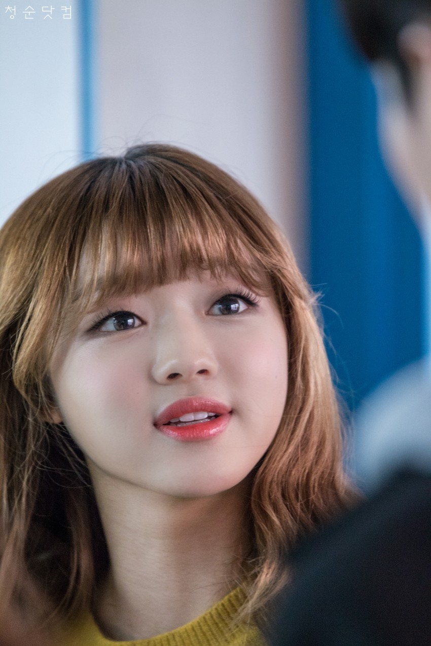 볼이랑 입술이 귀여운 오마이걸 유아 | 인스티즈