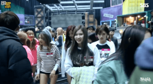 [트와이스] 촬영중 졸다가 놀라는 사나 | 인스티즈