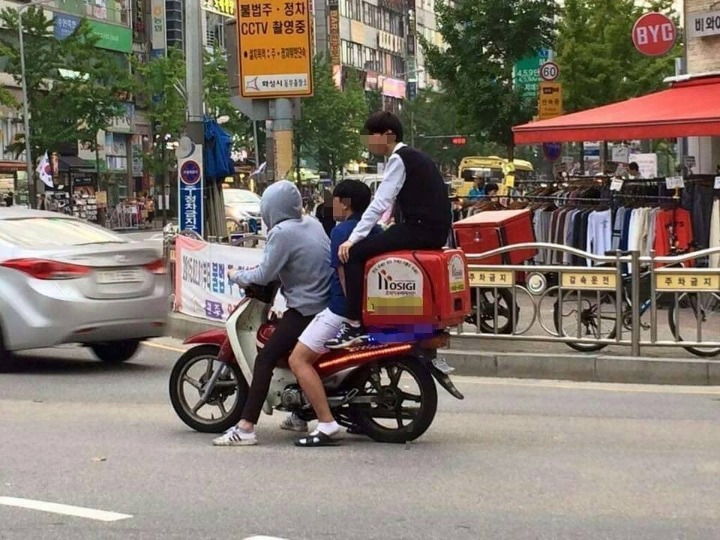 호식이 두마리치킨 사장님이 보면 뒷목잡을 짤.jpg | 인스티즈