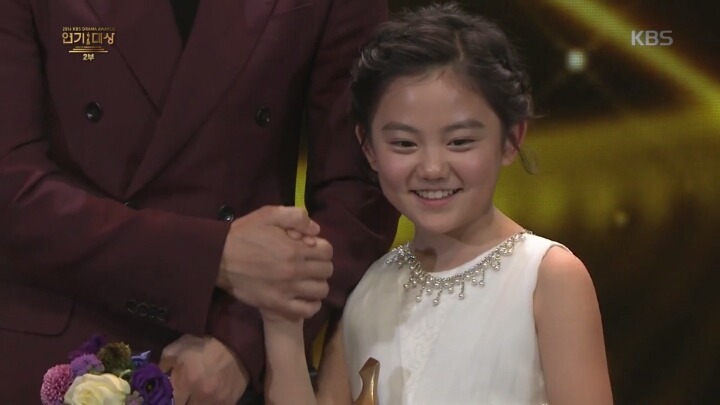 박보검 심기 불편한 표정.gif | 인스티즈