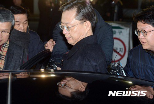 오늘자 구치소 나서는 우병우 | 인스티즈