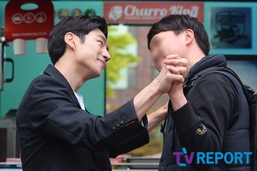 오늘 뜻하지않게 야리꾸리하고 퀴어물닥빙한듯 했던 이제훈과 남자팬 (알렉스소환) | 인스티즈