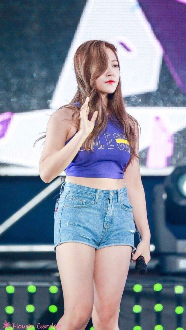 99년생 걸그룹 어깨대결 | 인스티즈