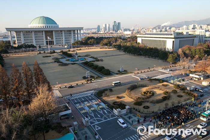 오늘자 국회앞 연설하는 문재인 | 인스티즈