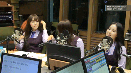 의자가 신기한 걸그룹 여자친구.gif | 인스티즈