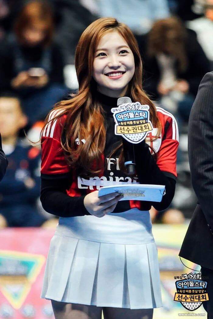 AC밀란 레플을 입은 레드벨벳 예리 | 인스티즈