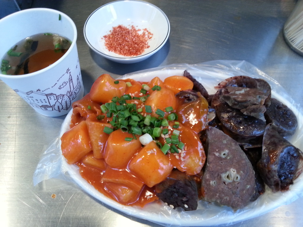 다음 중 떡볶이+순대와 가장 어울리는 음식은? | 인스티즈