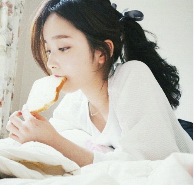 아이유 닮았다는 98년생 처자.jpg | 인스티즈
