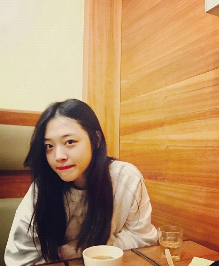 요즘 여자 카톡 프사로 많이 쓰이는 처자 | 인스티즈