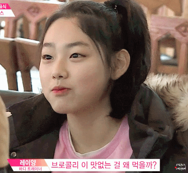 지나가다 마주치면 들고있던 빵 다주고싶게 생김 | 인스티즈