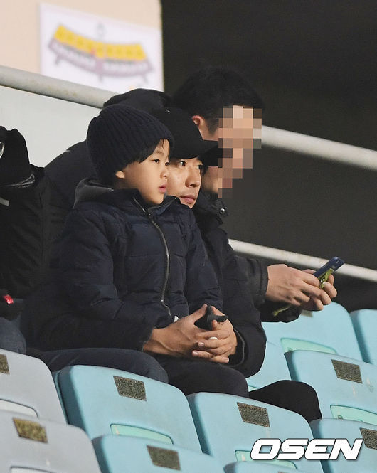 U19 한국 vs 잉글랜드 직관하러간 권상우와 아들.jpg | 인스티즈