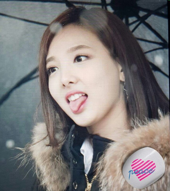 오늘자 사나 나연 | 인스티즈