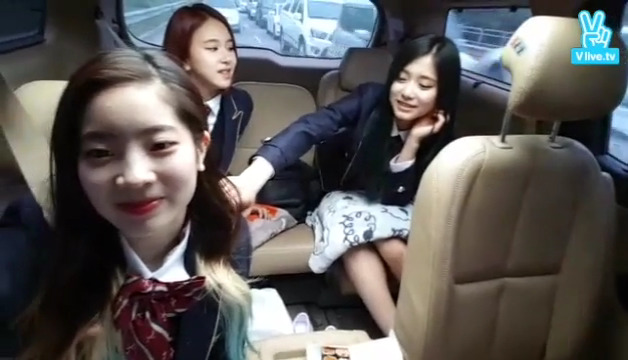 [TWICE] 흔한_급식단의_등교길. (광대 주의) | 인스티즈