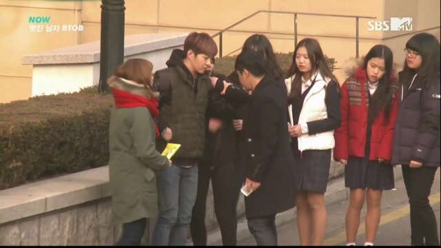 데이트폭력 몰래카메라 대처하는 남자아이돌 | 인스티즈