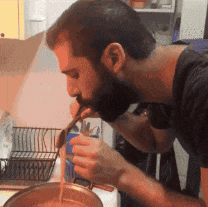 혼자 파스타를 먹으면 안되는 이유.gif | 인스티즈