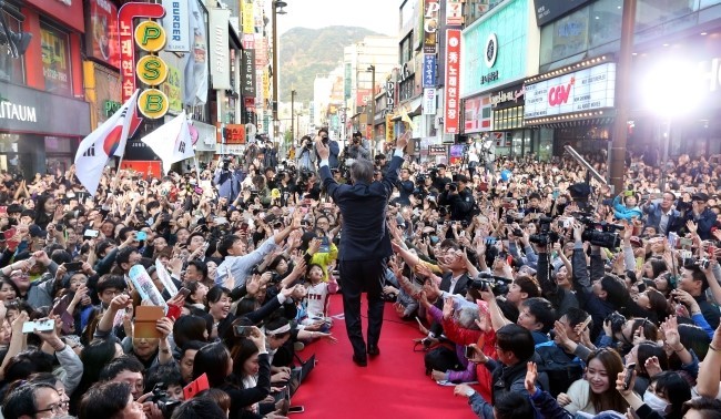 언론에 잘 나오지 않는 문재인 유세현장 (4월22일 부산, 21일 인천) [출처] 경인선 | 인스티즈