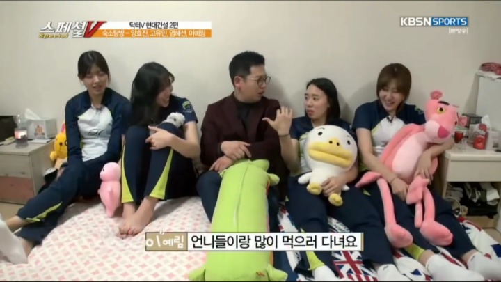 언니들과 잘 어울린다는 동생.jpg | 인스티즈