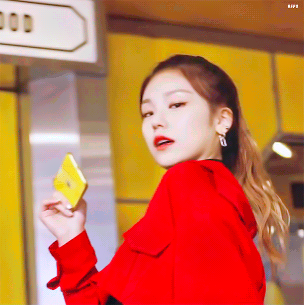 티빙광고 찍은 IZTY 예지.gif | 인스티즈