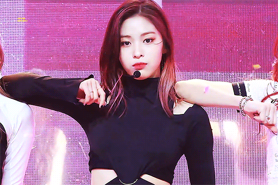취향저격하던 날의 있지 ITZY 류진 분위기 모음.jpgif | 인스티즈