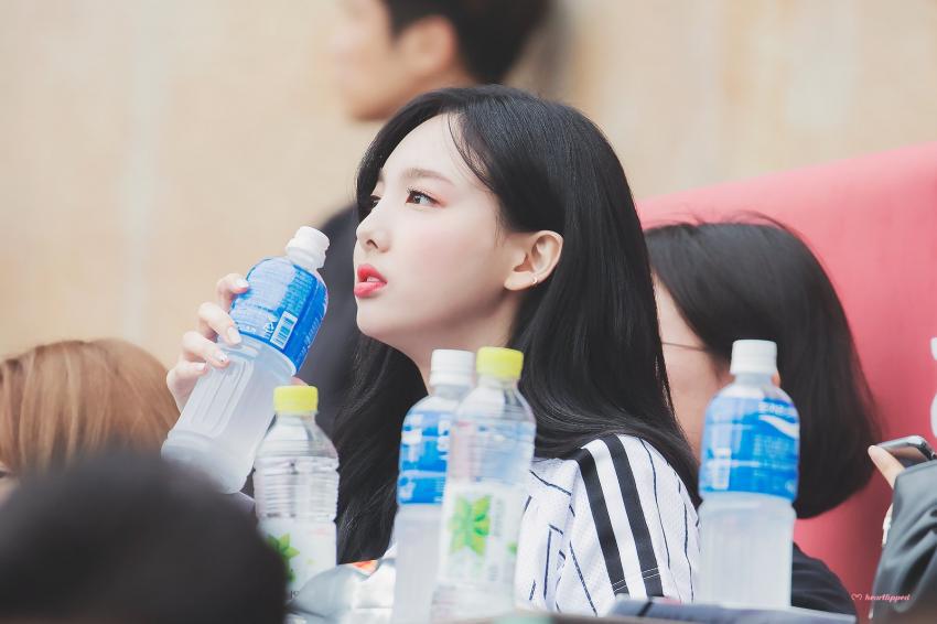 넘나 좋은 나연이 옆모습 | 인스티즈