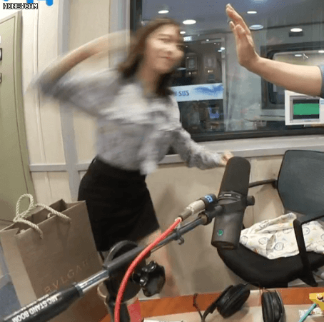 핫도그 먹는 소혜.gif | 인스티즈