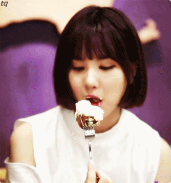 맛나게 먹는 여자친구 은하.gif | 인스티즈