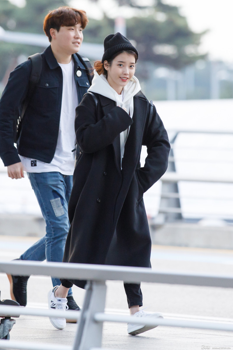아이유 공항 직찍.jpg | 인스티즈