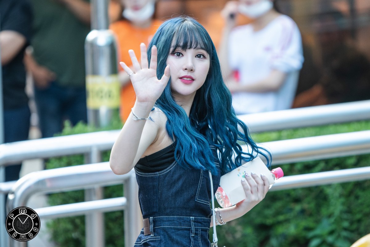 근무 중 할 일이 없어서 여자친구 은하.jpgif | 인스티즈