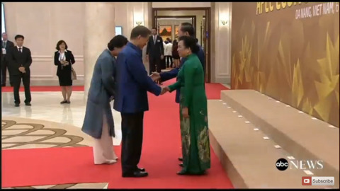 11/10 APEC 갈라 만찬에 참석한 문재인 대통령 | 인스티즈