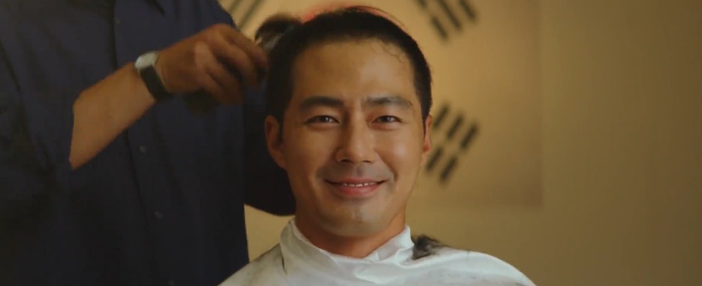 모두가 웃을 때 호남 사람들만은 웃지 못했다는 영화 '더 킹'의 한 장면 | 인스티즈