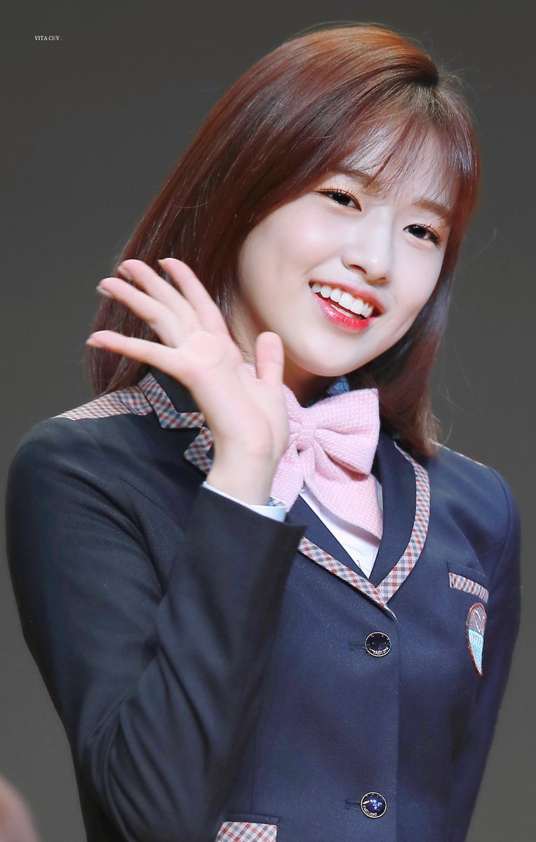 스쿨룩스 모델답게 교복이 잘 어울리는 아이즈원 | 인스티즈
