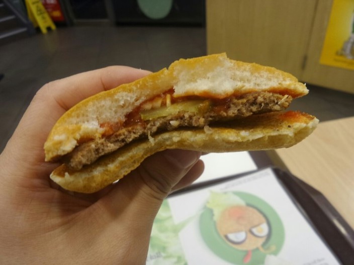 맥도날드에 있는지조차 모르는 사람들이 많다는 햄버거...jpg | 인스티즈