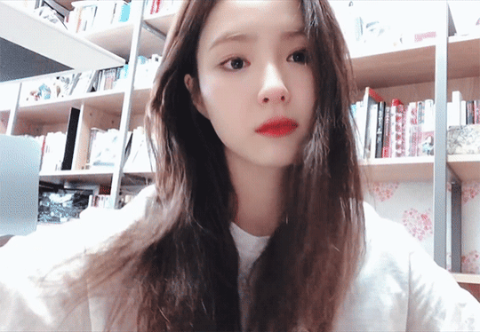 유튜브하면서 이쁘다는 말이 더 많이 나오는 여배우 | 인스티즈