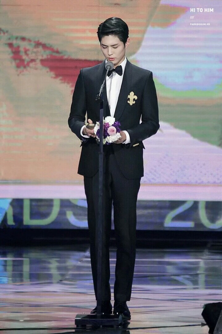 남배우치고 다양한 코디 시도하는 박보검 스타일리스트.jpg | 인스티즈