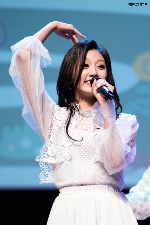 [러블리즈] 저녁에 에스프레소를 마셔서 잠이 오지 않을 것 같아 예인이 | 인스티즈