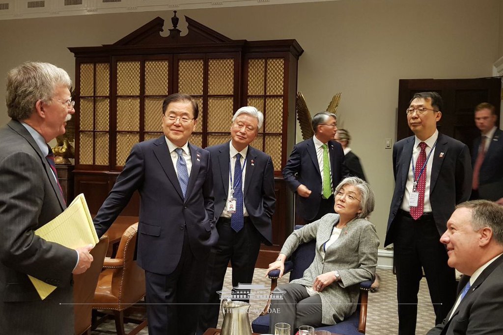 청와대의 70대 노인학대.jpg | 인스티즈