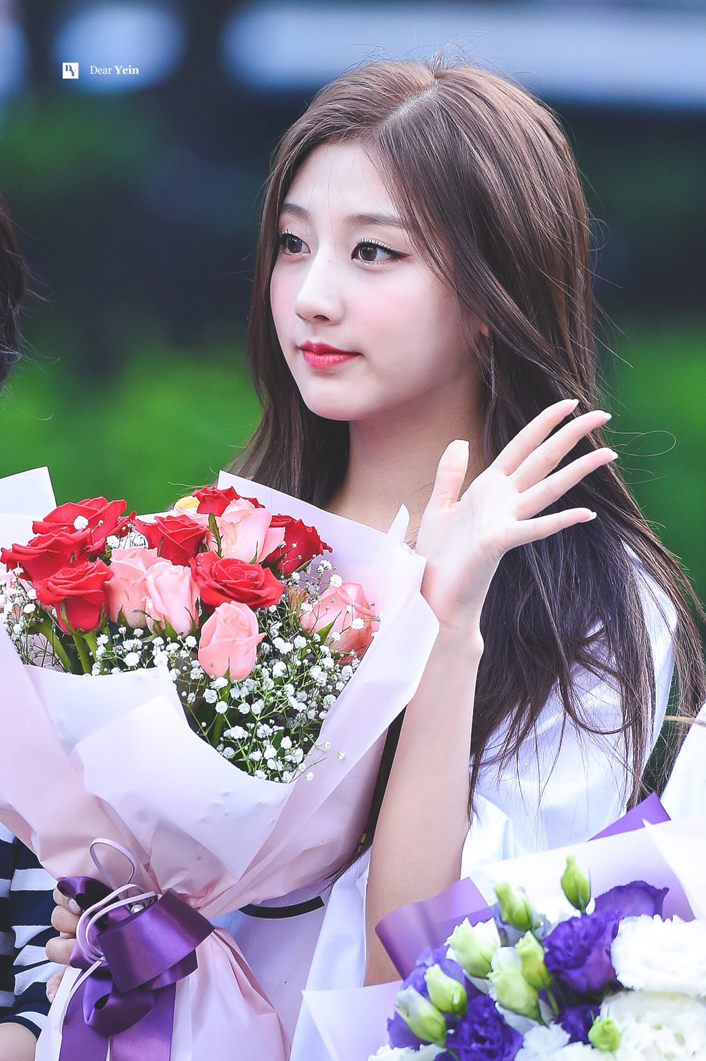 [러블리즈] 한산한 오후 일과를 보내고 있어서 예인이 | 인스티즈