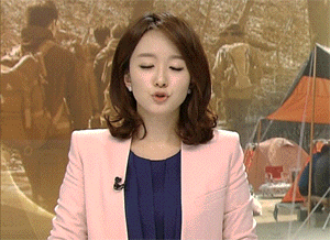 방송중에 뽀뽀하는 아나운서.gif | 인스티즈