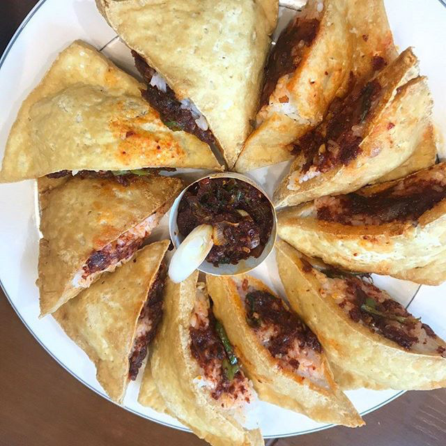 북한의 인기 길거리 음식 두부밥.jpg | 인스티즈