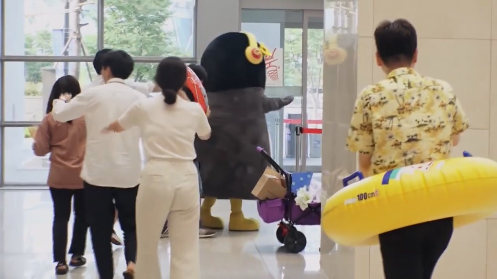 [펭수] 펭수가 직접 제작진들에게 힐링선물하는 EBS 복지 클래스 | 인스티즈