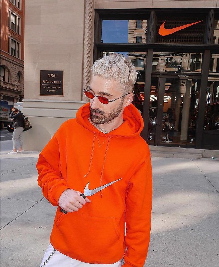 브랜드 로고 모양의 무기 | 인스티즈