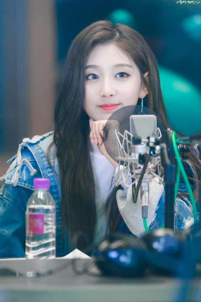 [러블리즈] 목요일 퇴근시간까지만 잘 버티자는 마음에서 예인이 | 인스티즈
