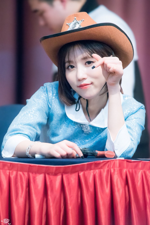 [러블리즈] 친한 형이 플스를 빌려달라는 요구를 해서 명은이 | 인스티즈