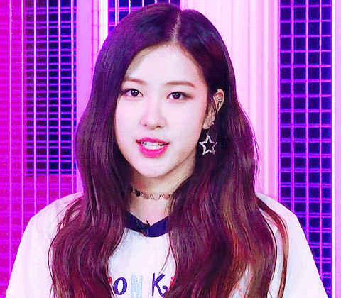 로제 흑발 처음 하고 나타났을때.jpgif | 인스티즈