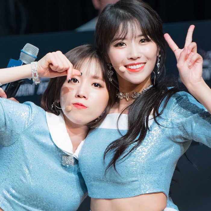 격하게 막춤 추는 러블리즈 미주와 명은이.gif | 인스티즈
