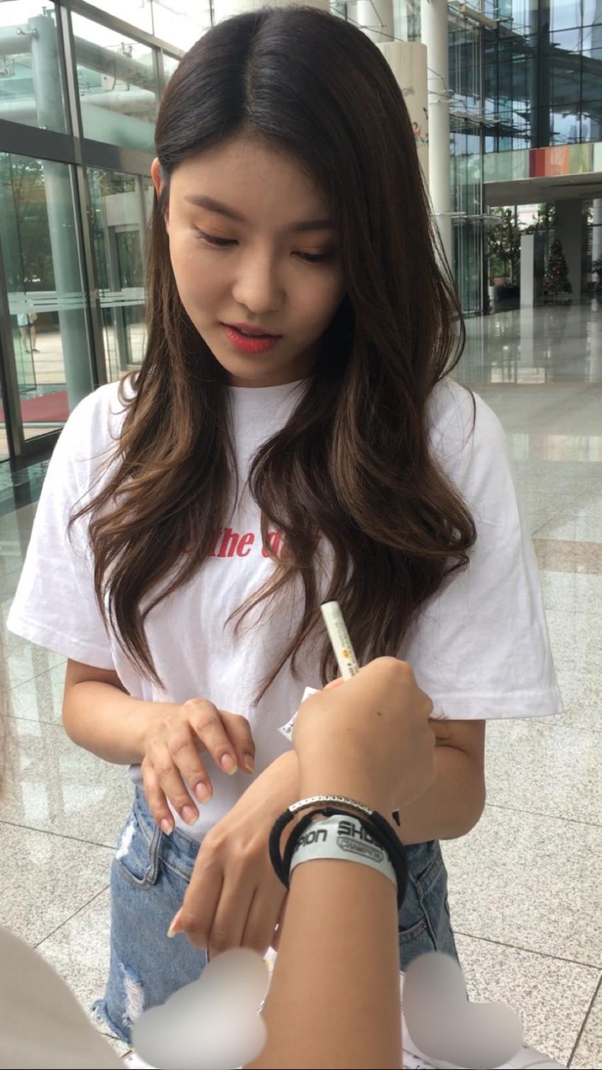 구구단 김나영 실물.jpg | 인스티즈